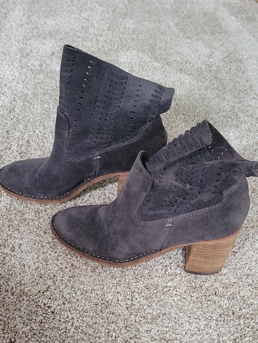 Dolce Vita Blick Heel Women's Suede Ankle Booties in Charcoal